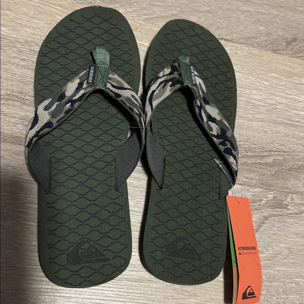 🆕 Quiksilver Adult Slippers with Hydrobound technology